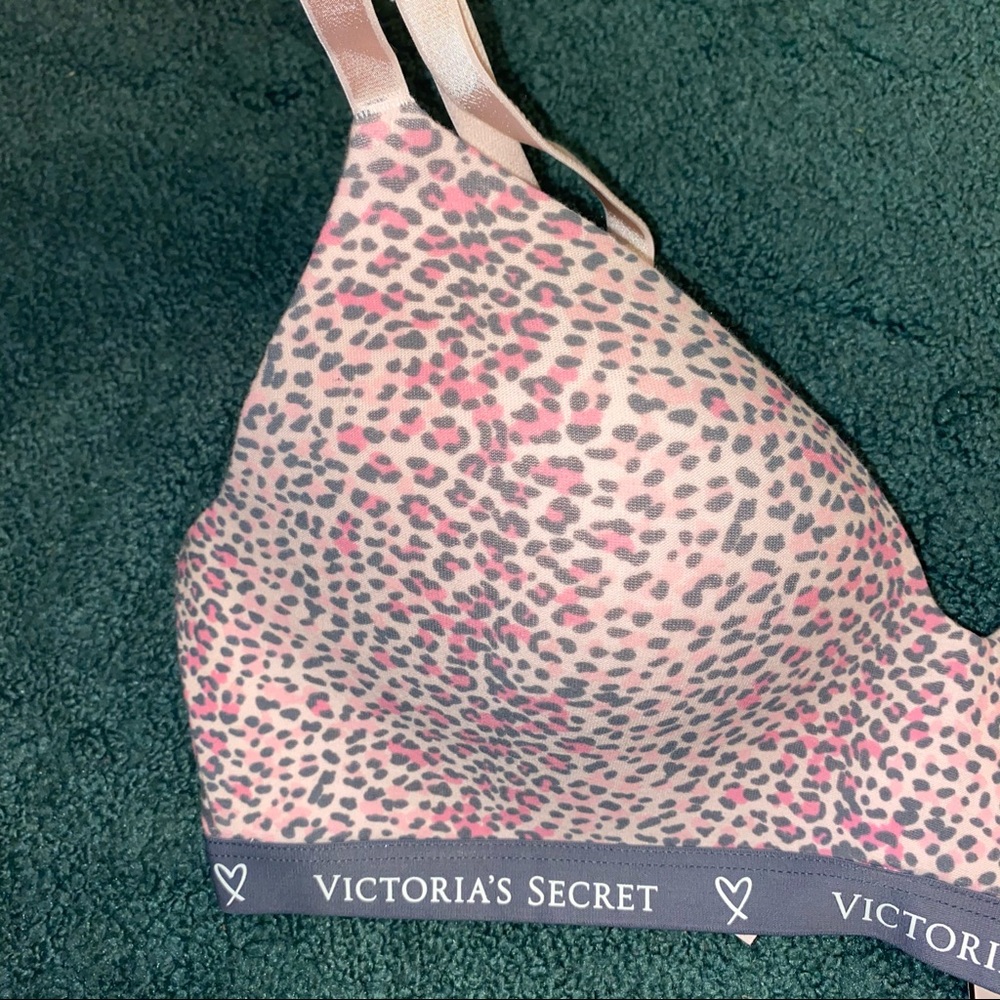 NWT Victoria’s Secret Pink Leopard Bra